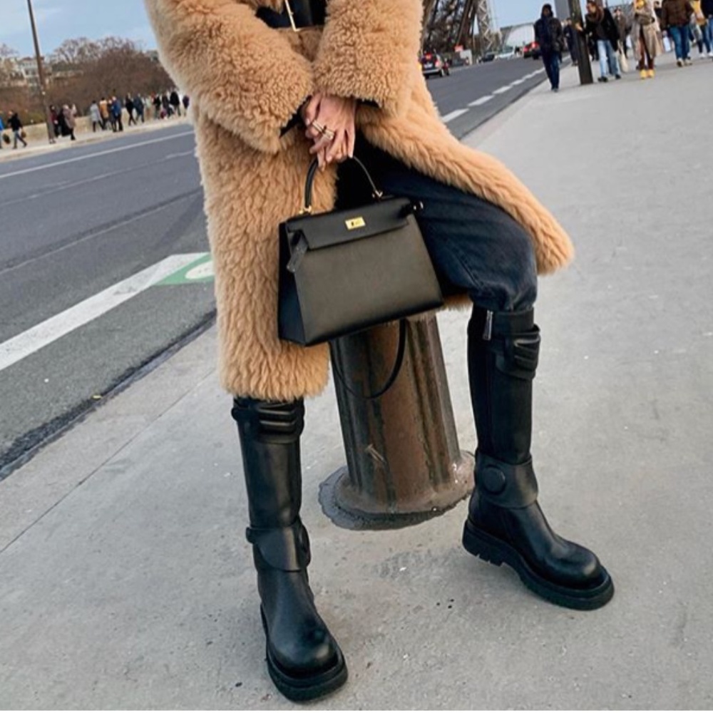 knee high track sole black boots